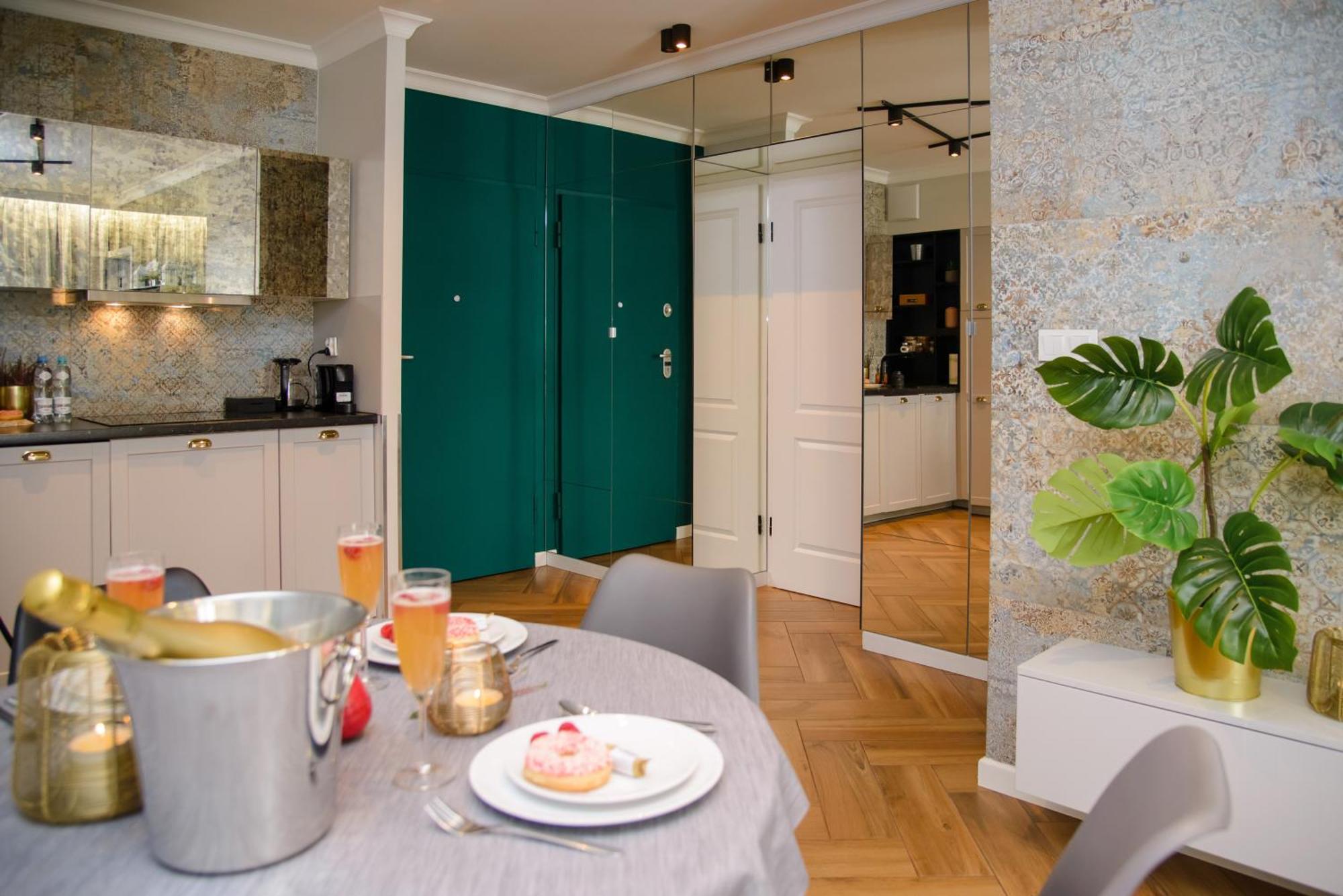 Maya'S Flats & Resorts 34 - Chmielna 73 Gdansk Dış mekan fotoğraf